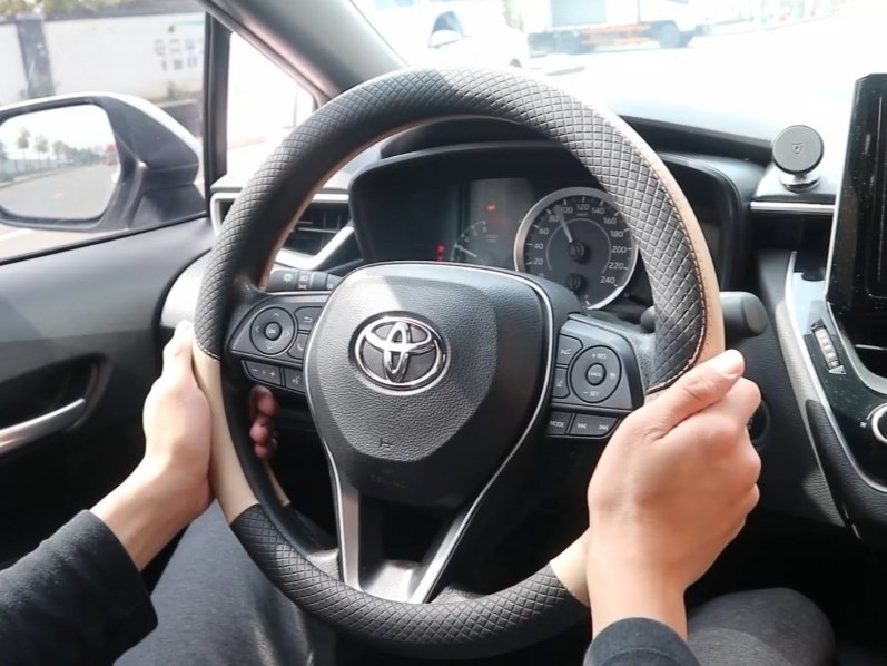 Enhance Visual Appeal: Aesthetic Car Accessories Under $50