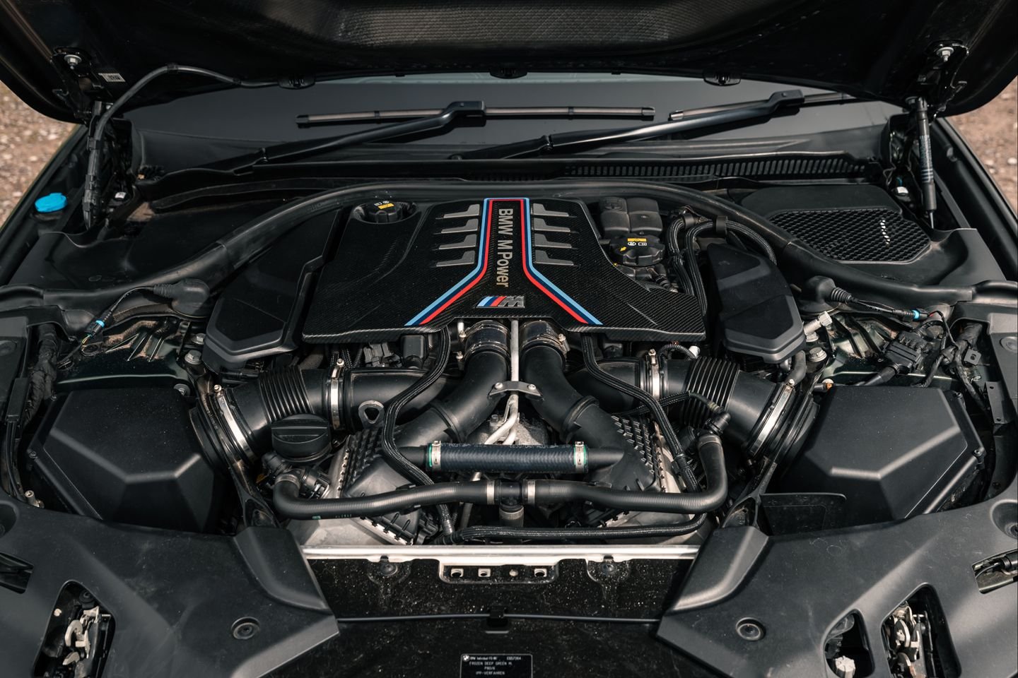 BMW M5 CS vs Audi RS7 Performance